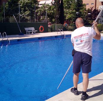 Empresa de mantenimiento de piscinas y socorristas en madrid